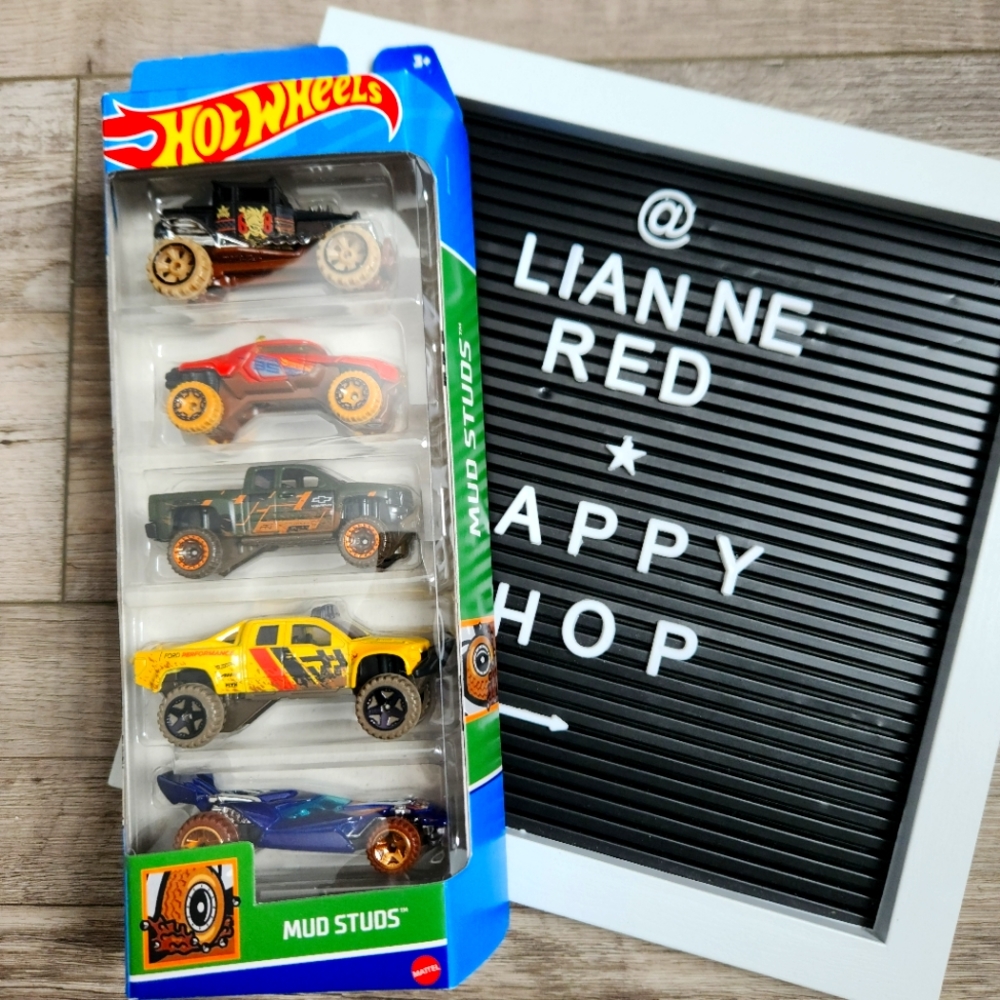 Hot Wheels Mud Studs 5 Pack